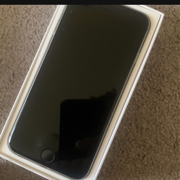 brand new iPhone six 64gb